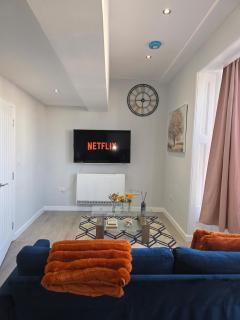 Long Stay Cozy 3BDR Central Southampton - 3