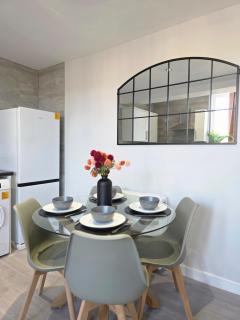 Long Stay Cozy 3BDR Central Southampton - 2