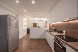 The Athenian Deluxe Loft - 9