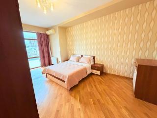 Central Baku Comfortable 3BR Apartment - 1