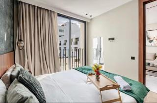 Luxury Dowtown Studio Private Balcony & City Views - 1