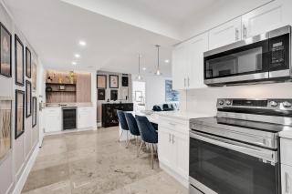Modern 2BR 2BA Condo, Steps to Beach and Resort Amenities 1411 - 1