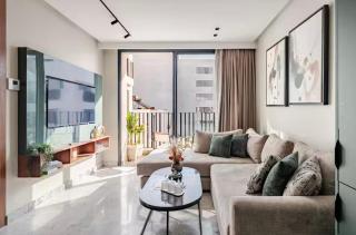 Luxury Dowtown Studio Private Balcony & City Views - 0