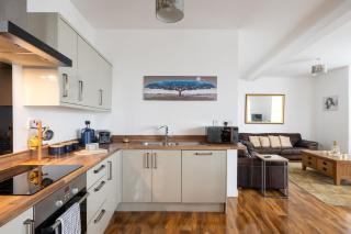 Spacious, Well-Equipped Apartment With Parking - 4