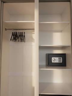 RentHouse Apartments Premium Living - 4