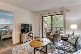 2 Blocks to Beach: Hilton Head Condo, Pool Access - 6