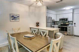 2 Blocks to Beach: Hilton Head Condo, Pool Access - 4