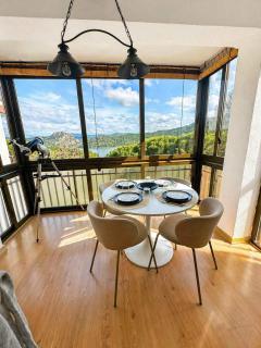 Apartment with amazing views to San Juan Lake - 0