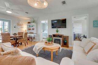 Walk to Waves! Dauphin Island Beach House w/ Deck - 0