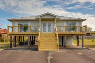 Walk to Waves! Dauphin Island Beach House w/ Deck - 9