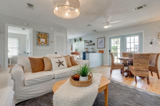 Walk to Waves! Dauphin Island Beach House w/ Deck - 5
