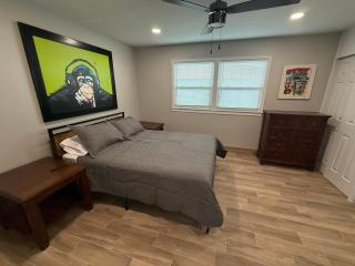 LSU House - 4 bedroom sleeps 12 - On Campus - 5