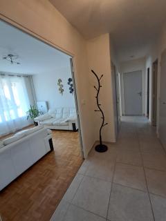 Le 8 - Appartement 2 chambres calme, tout confort, parking privé gratuit, à 2 pas des Allées Provençales - Montélimar - 3