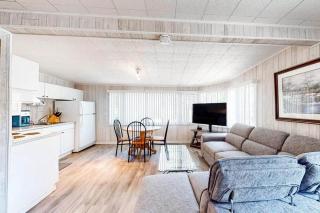 Dockhouse at Evergreen Resort in Wasaga Beach - 3