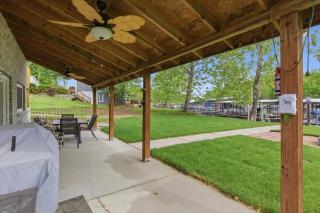 Blue Haven Lakefront Bungalow - 6