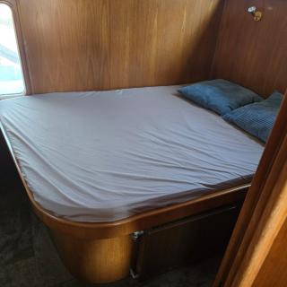 Natuurboot in haven Earnewâld -zonder varen- - 1