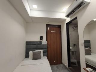 HOTEL EARTH INN, Ahmedabad - 2