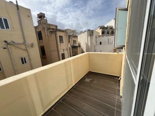 Sliema 2 Bedroom Penthouse with Terrace - 3