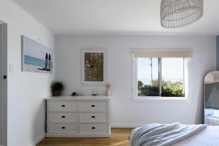 Coastal Retreat w/ Deck and Family Rooms - 4
