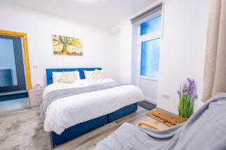 New and Central, 5 Bedroom, 11 Proper Beds, Free Parking & Wifi - 6