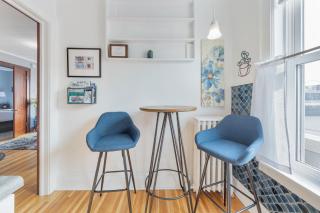 Unit 1 The Breakwater Downtown Retreat, 2-bedrm - 1