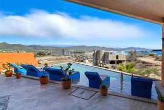 Walk-Out Surf Access | Beachfront, Los Cerritos - 8