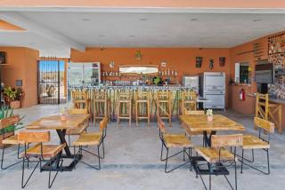 Walk-Out Surf Access | Beachfront, Los Cerritos - 1
