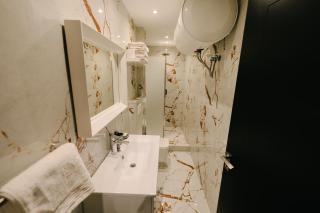 The Gallery Flat in the Core of Tirana - 7