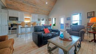 Bay Haven w Shared Boat Dock Waterfront Pool Big Trout by AvantStay - 6