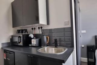 Modern Studio for 2 - Islington - Easy Self Check-In - 7