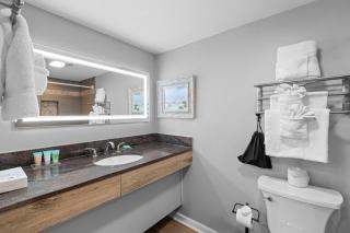 Oceanfront Studio with Private Porch 1st Floor - 5