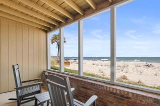 Oceanfront Studio with Private Porch 1st Floor - 2