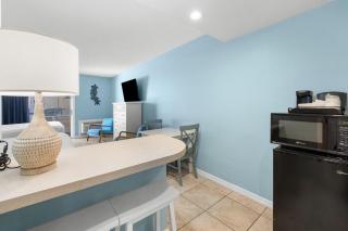 Pool View Room First Floor Sleeps 4 - 2