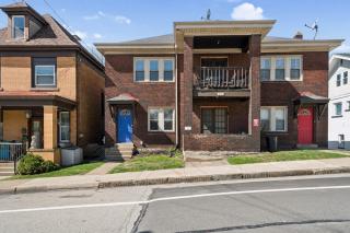 Comfy and Spacious 3 BR - Easy City Access - 7