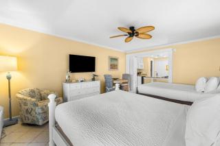 Coastal Getaway in our Oceanfront Dune Room - 7