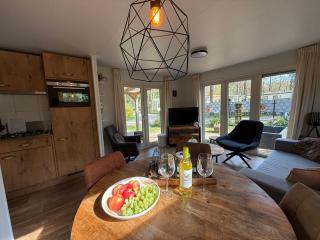 Detached holidayhome with private hot tub in Hoenderloo park Veluwshof - 8