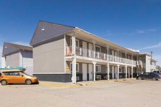 Circle S Motel Cozad I-80 - 9
