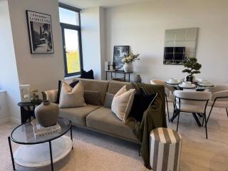 Chic & Cosy CanalView 2 Bed Apartment in Leeds - 0