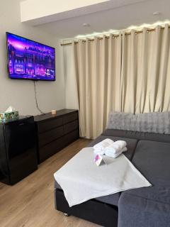 Private minimalist studio with patio and parking - 2
