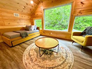 Woodland Escape - Hot Tub RRG Brand New - 8