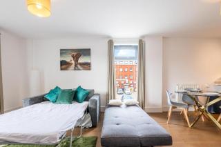 Modern Balcony Flat - Free Netflix - Near Slough Station - 3