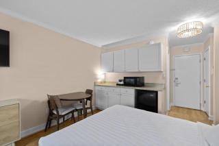 Exquisite Unit on the 1st Flr Resort View Room - 8