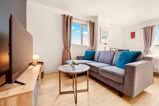 Quiet 1BR River Front Oasis 15 minutes to Sky Train - 3