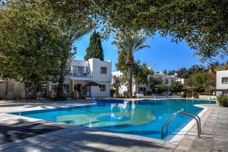 Lotus by the Sea- 2-Bedroom with Communal Pool - 3