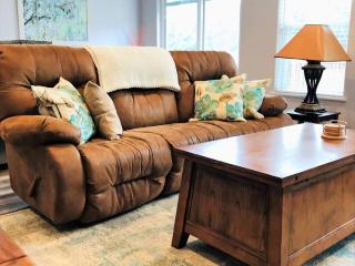 Stylish 2-Story Getaway on Keizer's Quiet Outskirt - 1