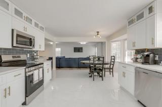 Refined Decatur Retreat: Shop, Dine + Unwind! - 8