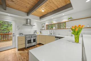 Mule Deer - Luxury Mount Hood Chalet - 0