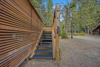 Mule Deer - Luxury Mount Hood Chalet - 3