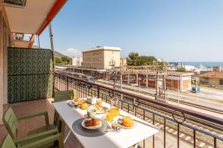 "Al Binario" 5m dal mare con vista e stazione a 1 minuto - 7