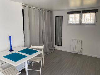 Studio in cul-de-sac near the beach and the center - 1